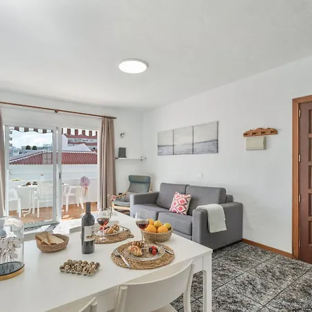 Golden Sun Penthouse Floritas *